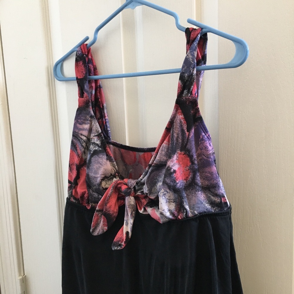 FINAL MARKDOWN Ladies Croft and barrow swimsuit 16